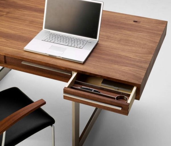 AK 1340 skrivebord - Naver Collection