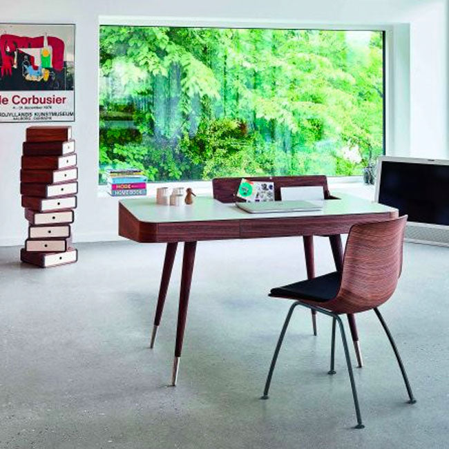 AK 1330 skrivebord m/Corian top - Naver Collection