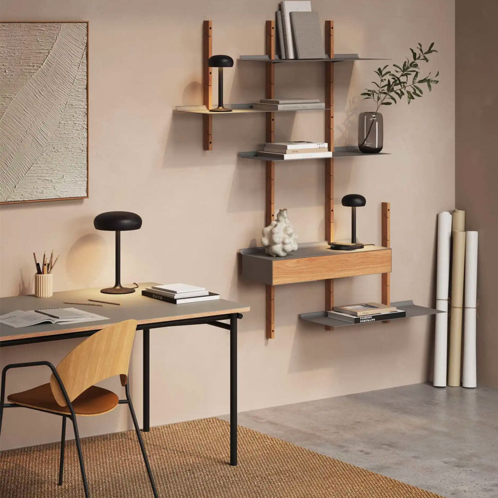 Emendo Bordlampe m/ QI trådløs oplader - Cloud - Eva Solo