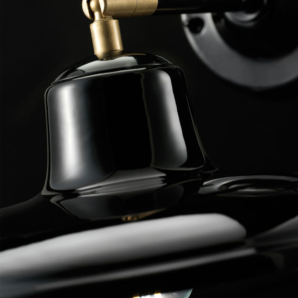 B&W C2332 Væglampe - Sort - Ferroluce