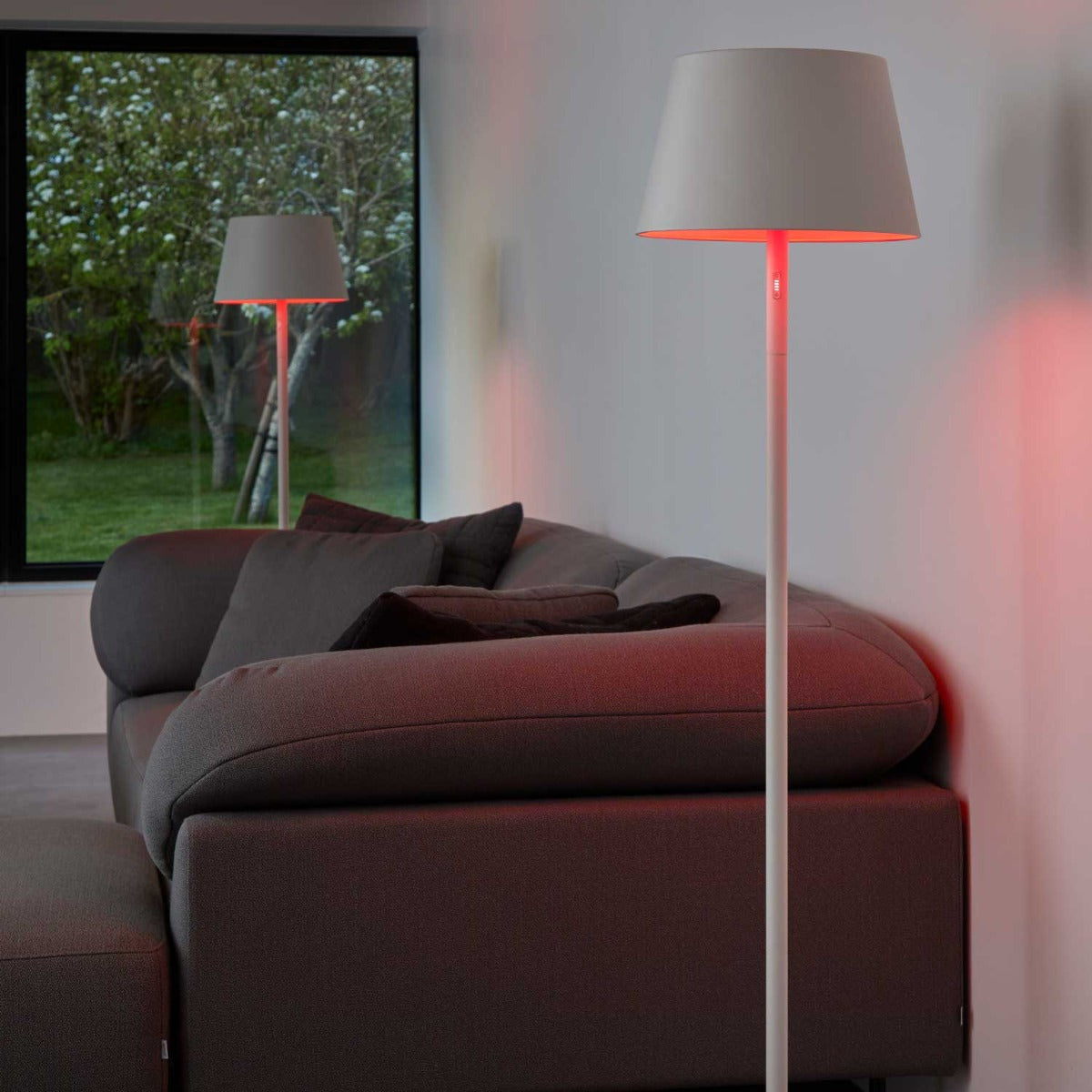 Modi Gulvlampe - Hvid - Loom Design