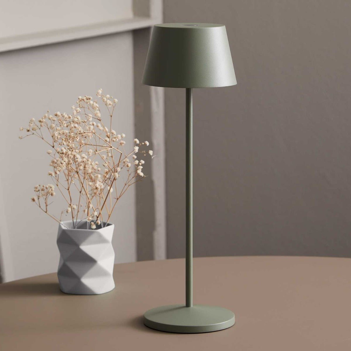 Modi Bordlampe - Grøn grå - Loom Design