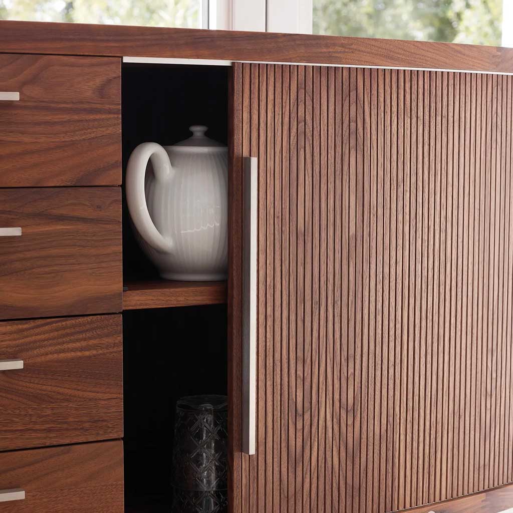 AK 1300. Oval skænk - Naver Collection