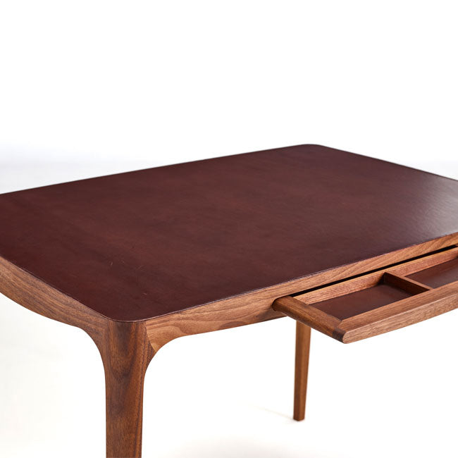 AK 1310 Ro Skrivebord - Naver Collection