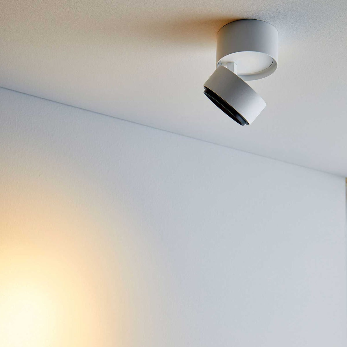 Ray Spot Loft/Vægspot - Hvid - Loom Design