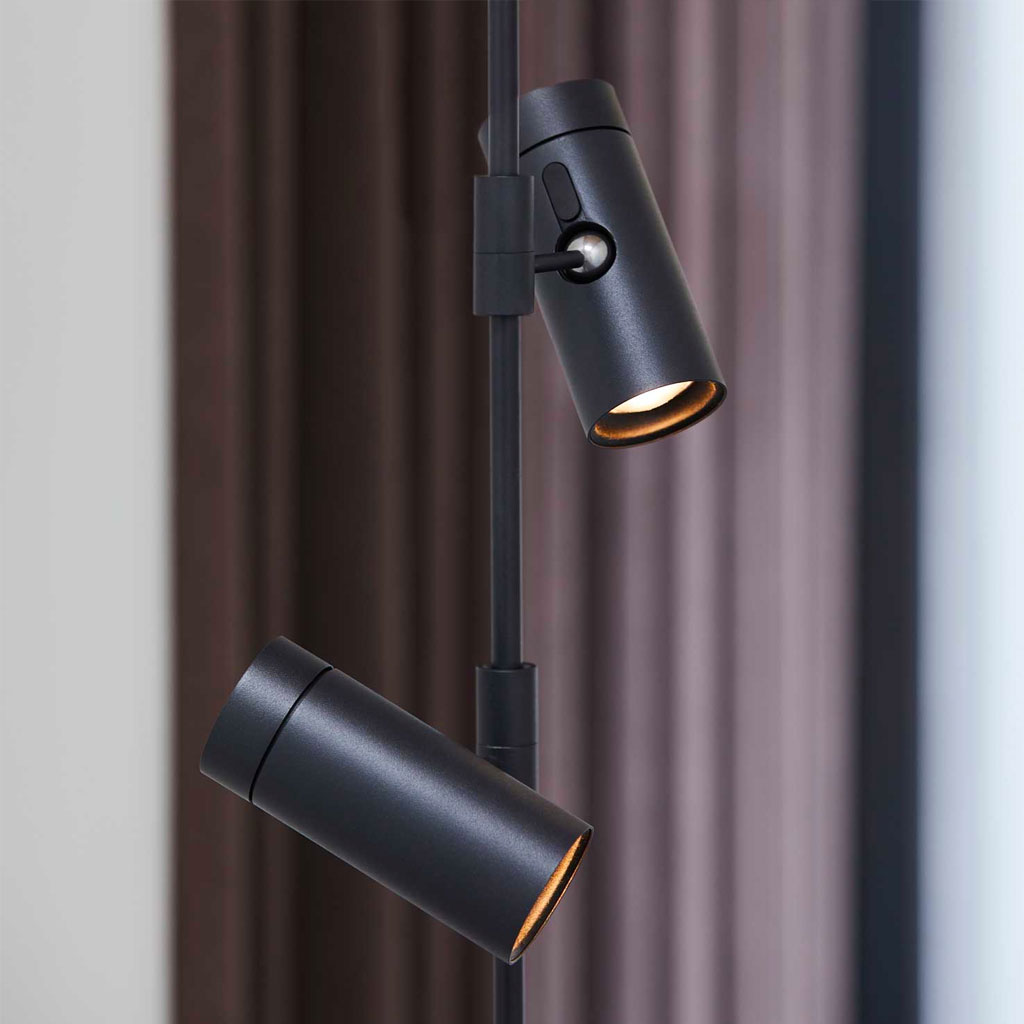 Sia Click Spot Gulvlampe med Sia Base Floor - Sort - Loom Design