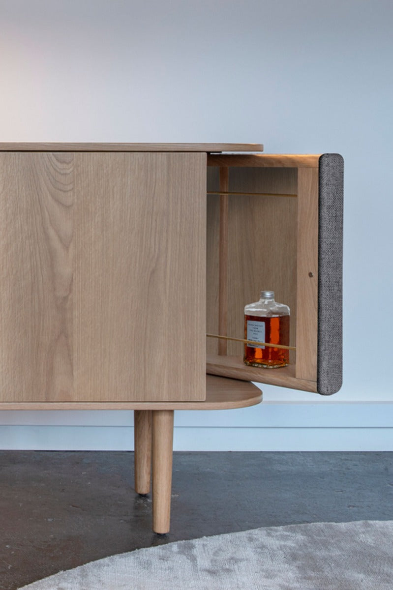 Treasures 2-Dørs Skab - Oak / White Sands - 109x75x43 - Umage