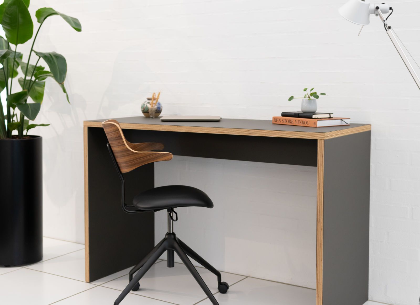 VL119 kontorstol (Sædepolstret - Læder M/Hjul) - Vermund