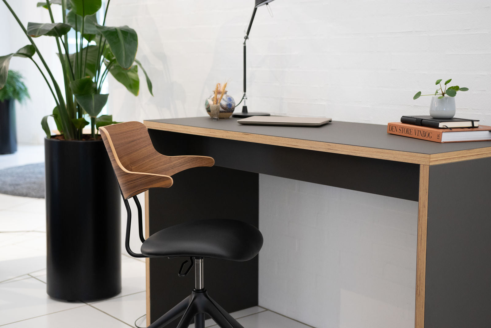 VL119 spisebordsstol (Sædepolstret - Læder m/drej) - Vermund