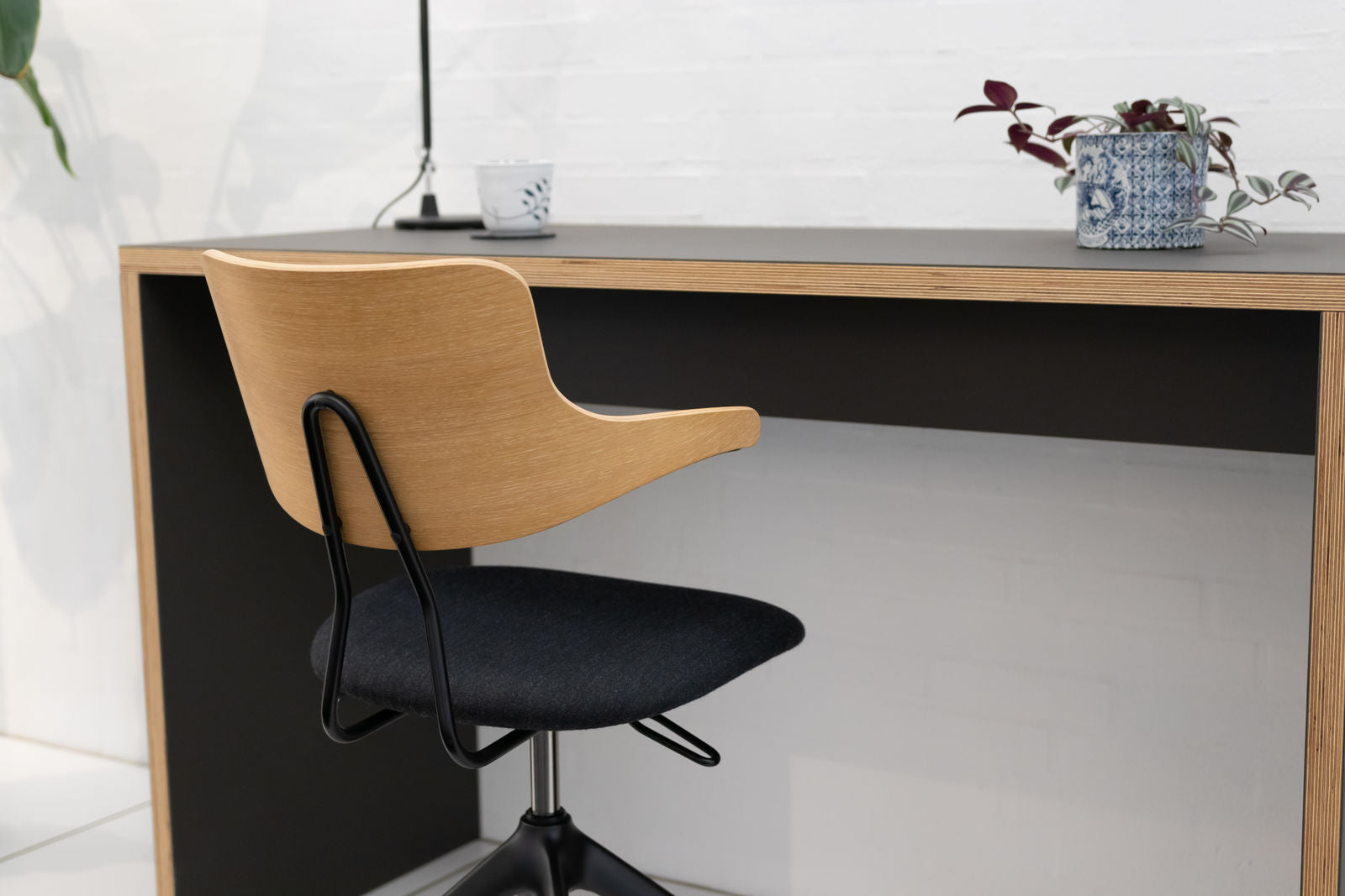 VL119 spisebordsstol (Sædepolstret - Læder m/drej) - Vermund