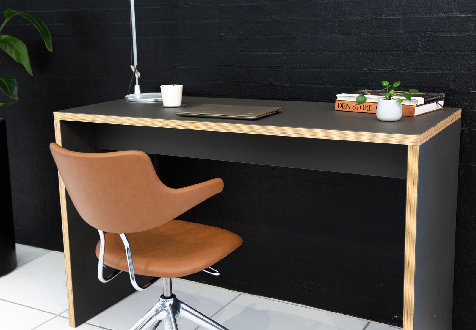 VL119 Kontorstol (Læder M/Hjul) - Vermund