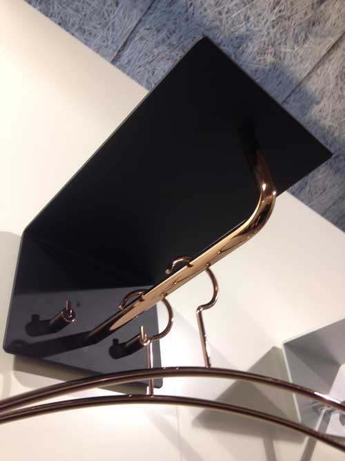 Unu hattehylde med bøjlestang (2 kroge) (Kobber) - Frost