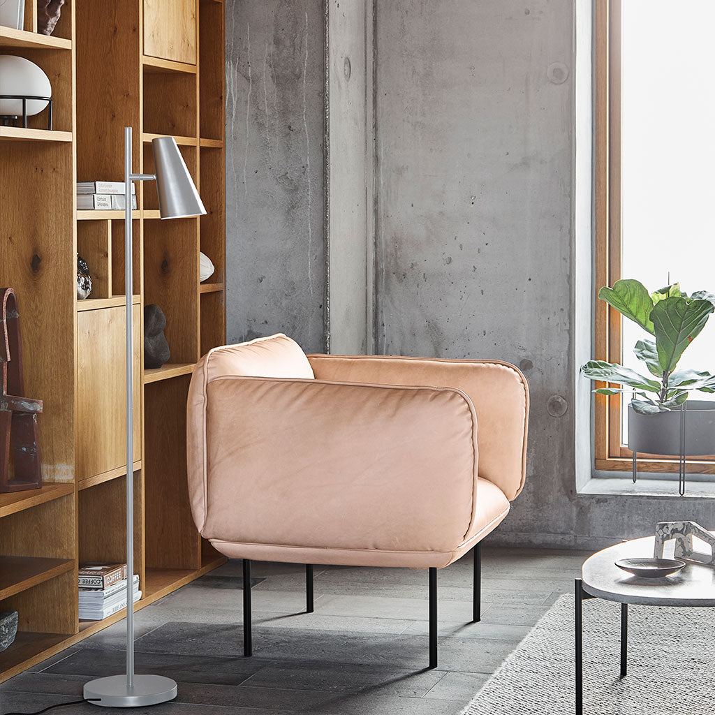 Cono Gulvlampe - Børstet - WOUD