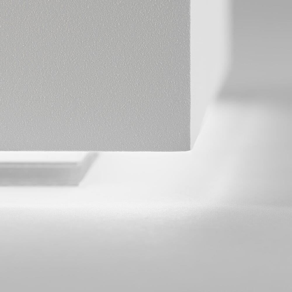 Serious 1 (Hvid) - Light Point