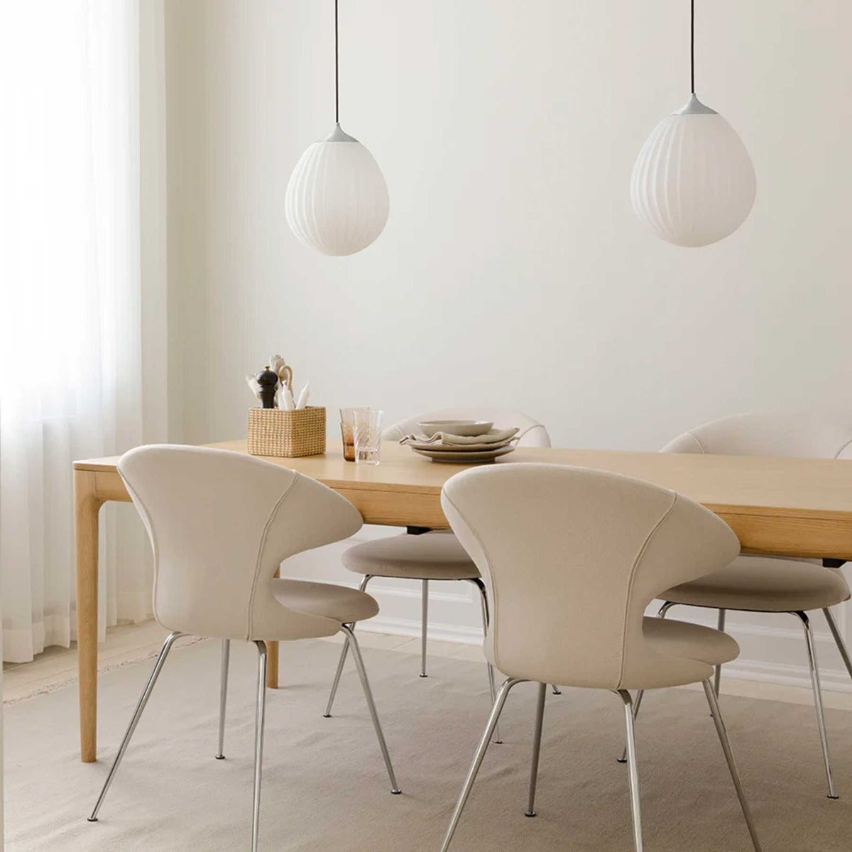 Around The World Pendel - Medium - Brushed Steel - Umage