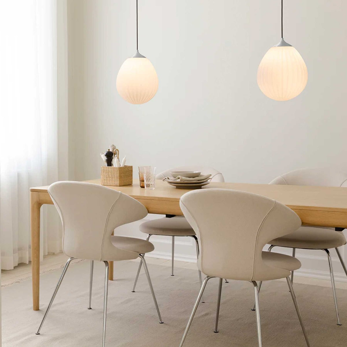 Around The World Pendel - Medium - Brushed Steel - Umage