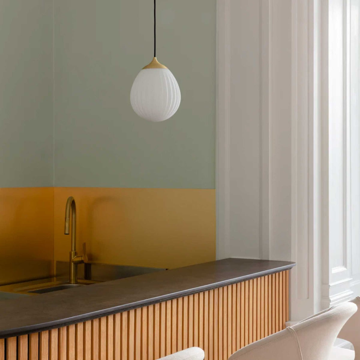 Around The World Pendel - Mini - Brushed Brass - Umage