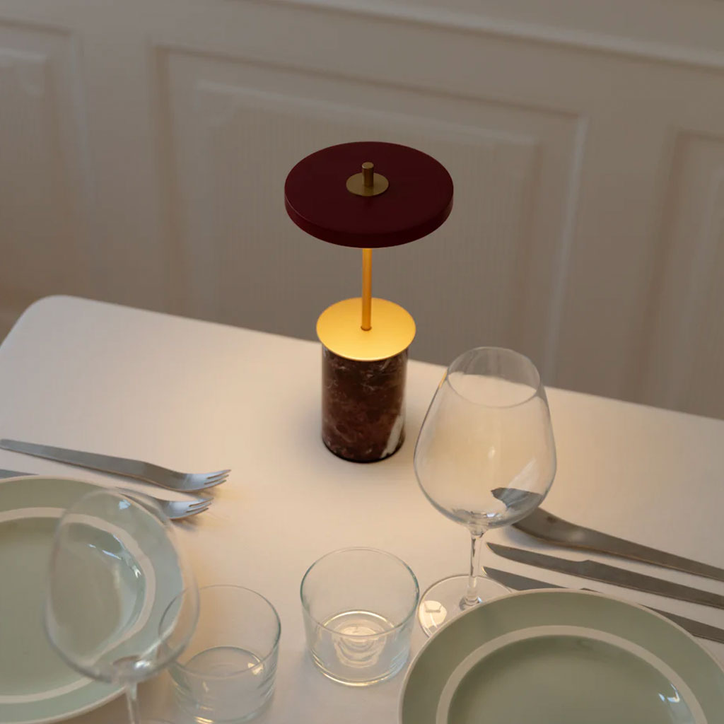 Asteria Move Mini Trådløs Bordlampe - Red Marble - H: 25.5 cm - Umage