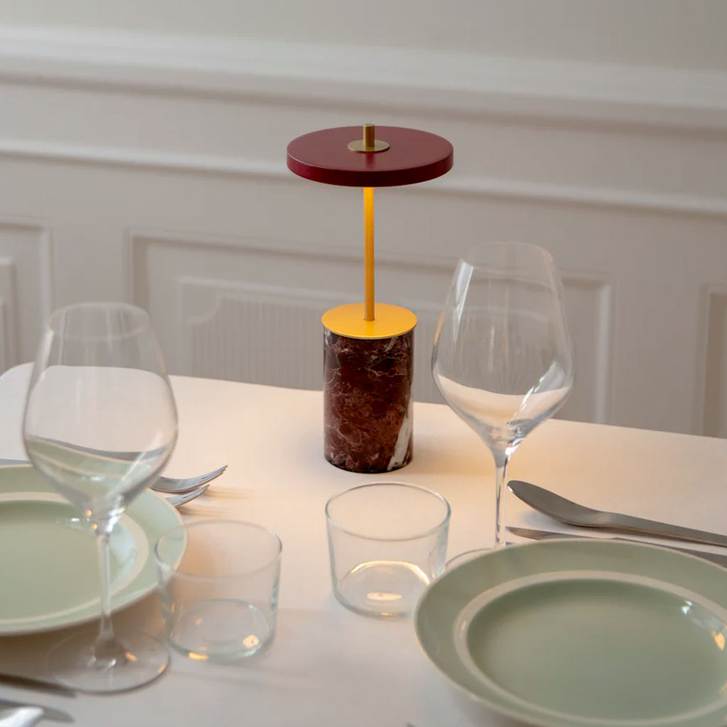 Asteria Move Mini Trådløs Bordlampe - Red Marble - H: 25.5 cm - Umage