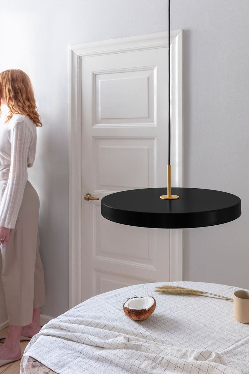 Asteria Pendel Plus Medium - Black / Brass - Ø: 43 Cm - Umage