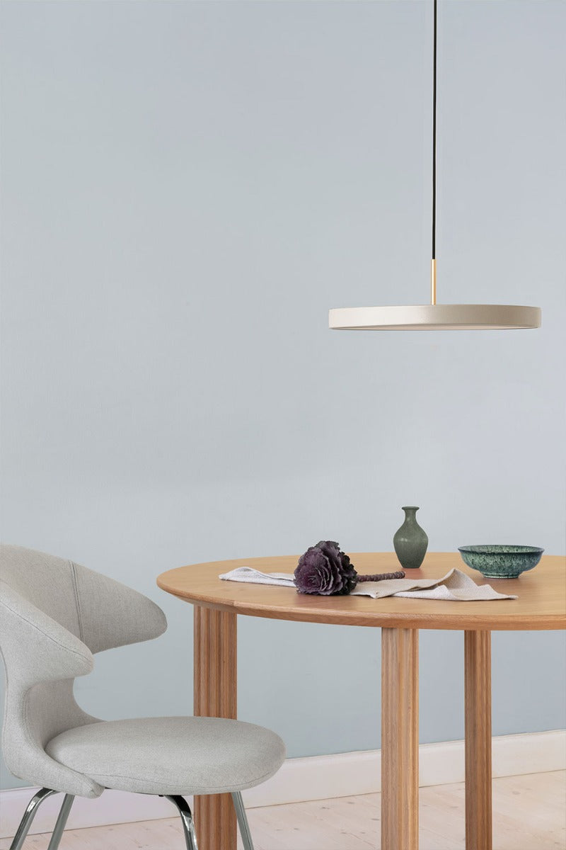 Asteria Pendel Plus Medium - Pearl White / Black - Ø: 43 Cm - Umage