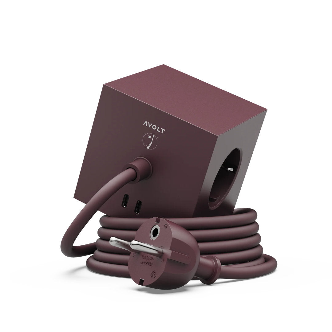 Square 1 stikdåse - Mulberry Red - AVOLT