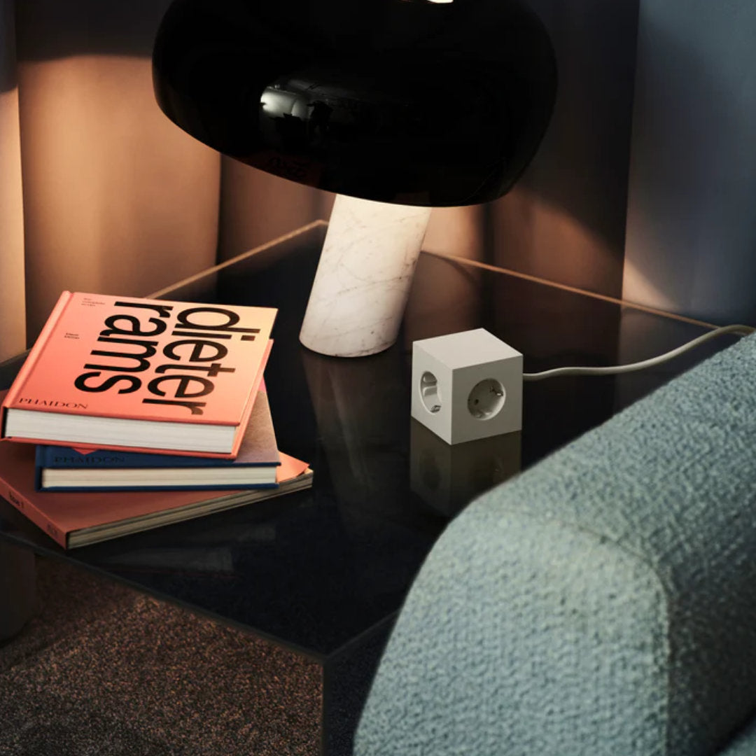 Square 1 stikdåse - AVOLT