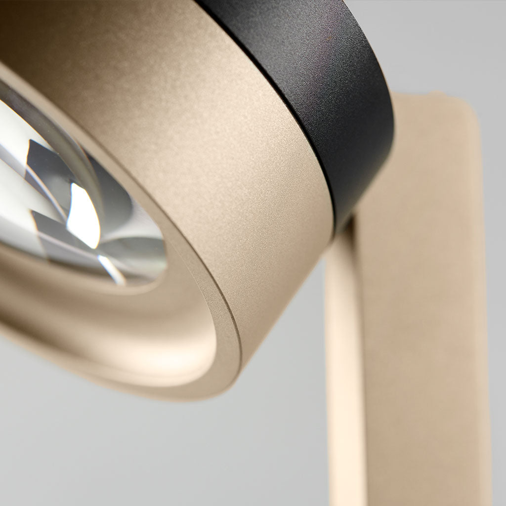 BLADE T1 Slim Bordlampe - Matt Black / Satin Gold - Light Point / Studio F. A. Porsche