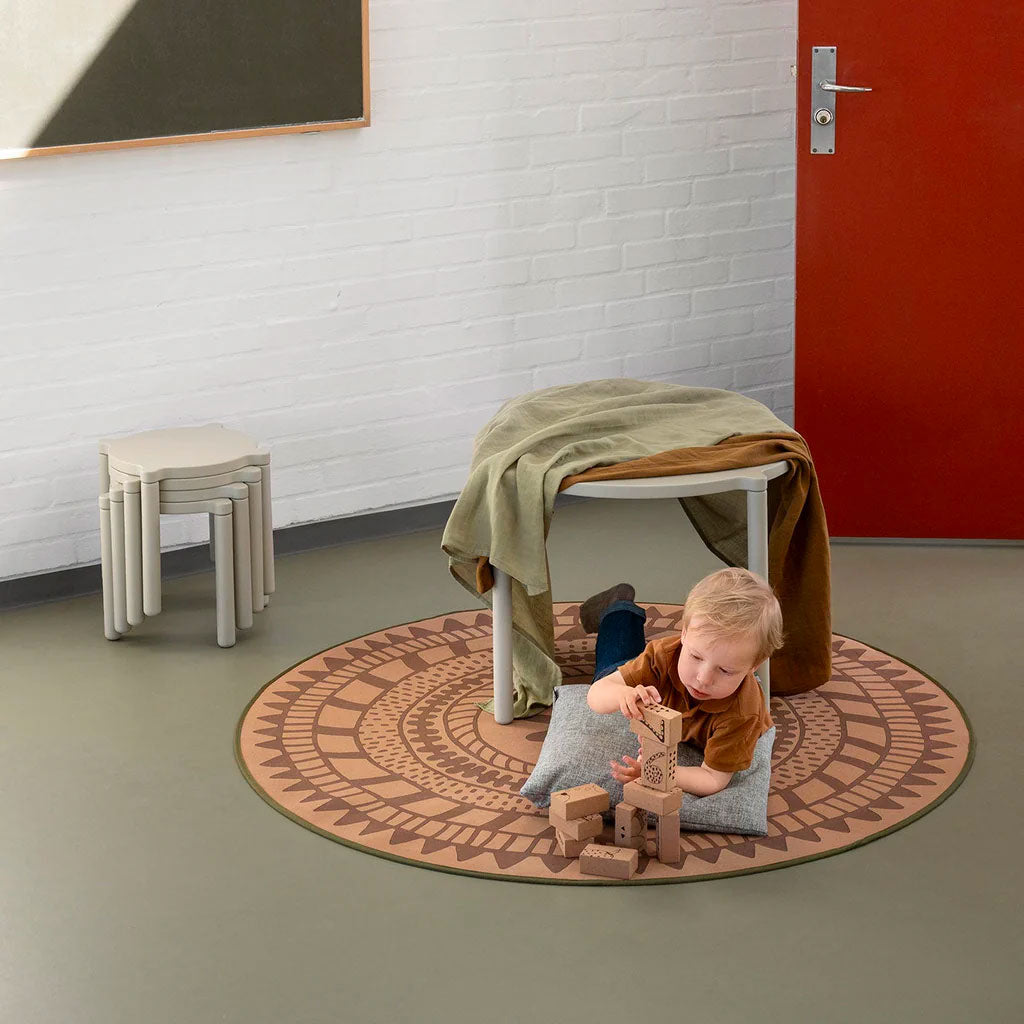 Stacking Table - by KlipKlap