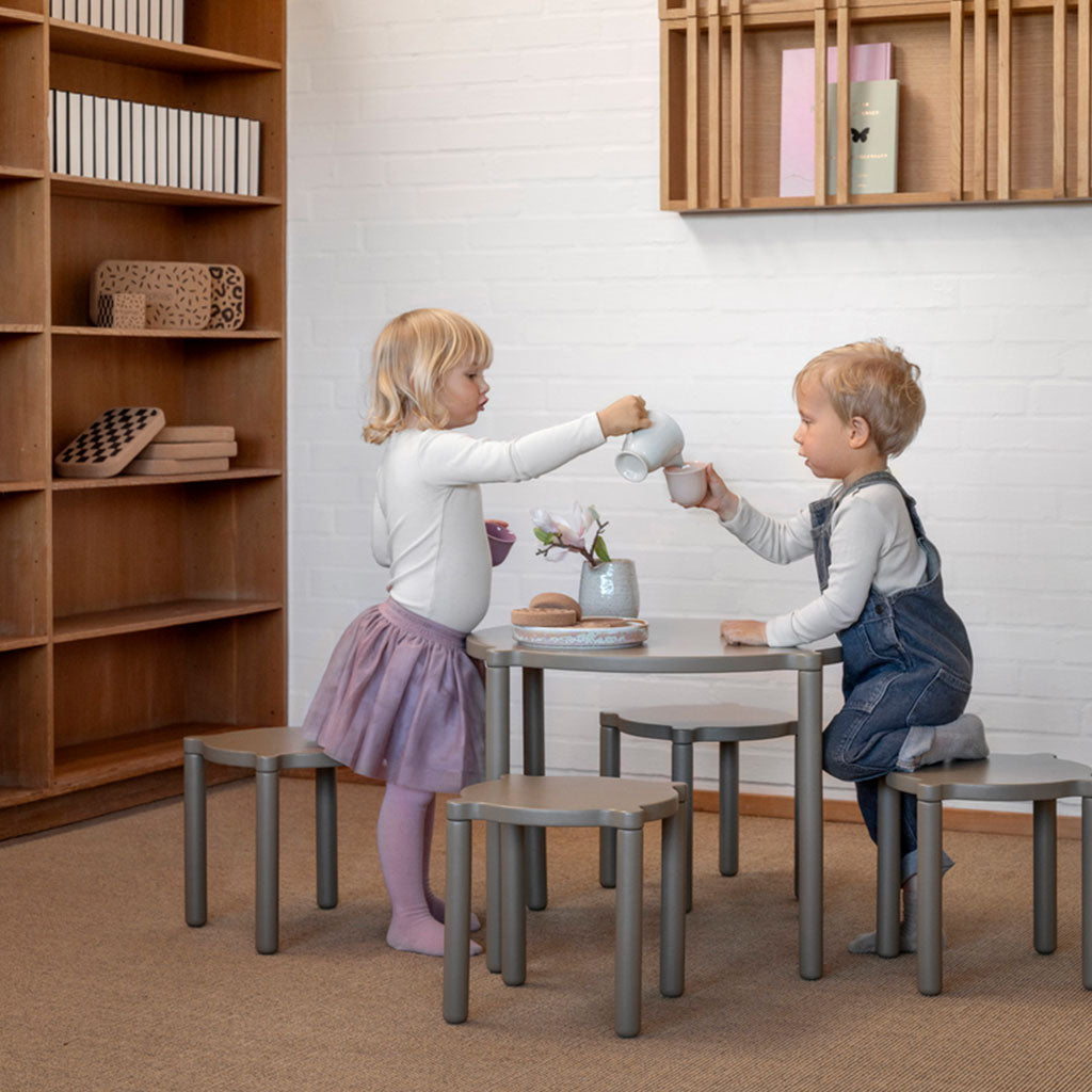 Stacking Table - by KlipKlap