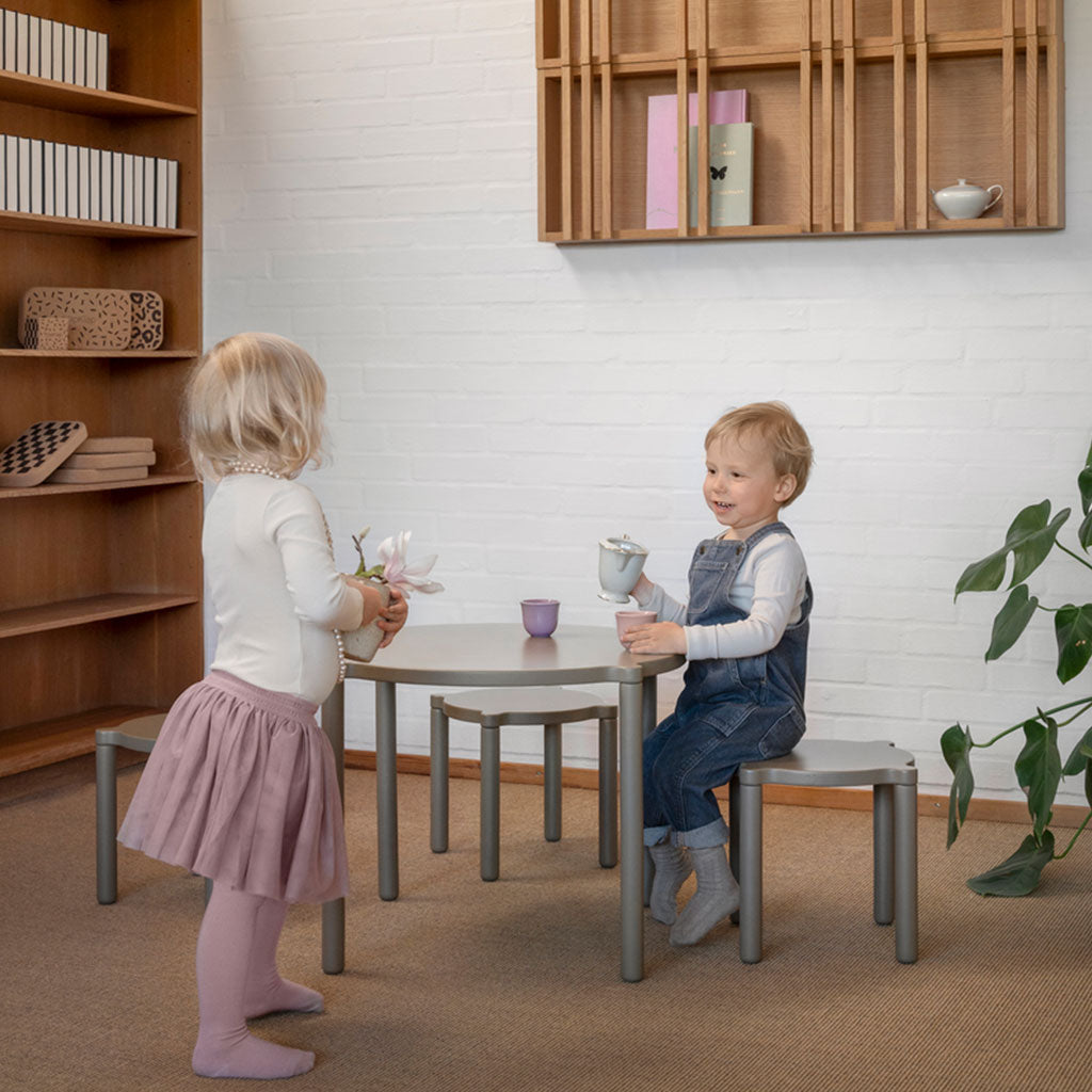 Stacking Table - by KlipKlap