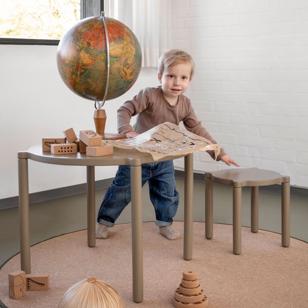 Stacking Table - by KlipKlap