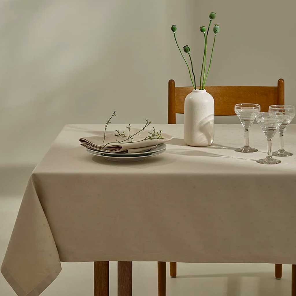 Confetti Damask Dug - Compliments