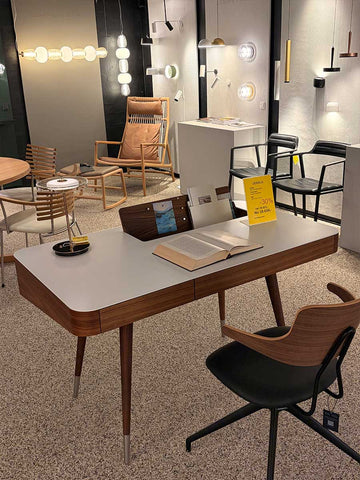 AK1330 Skrivebord - Naver Collection (UDSTILLINGSMODEL)