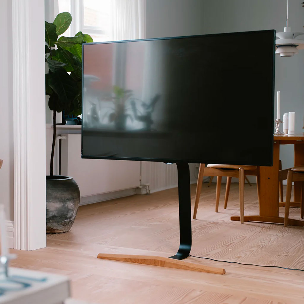 NOMI TV Stander - Eg - Kristian Juul