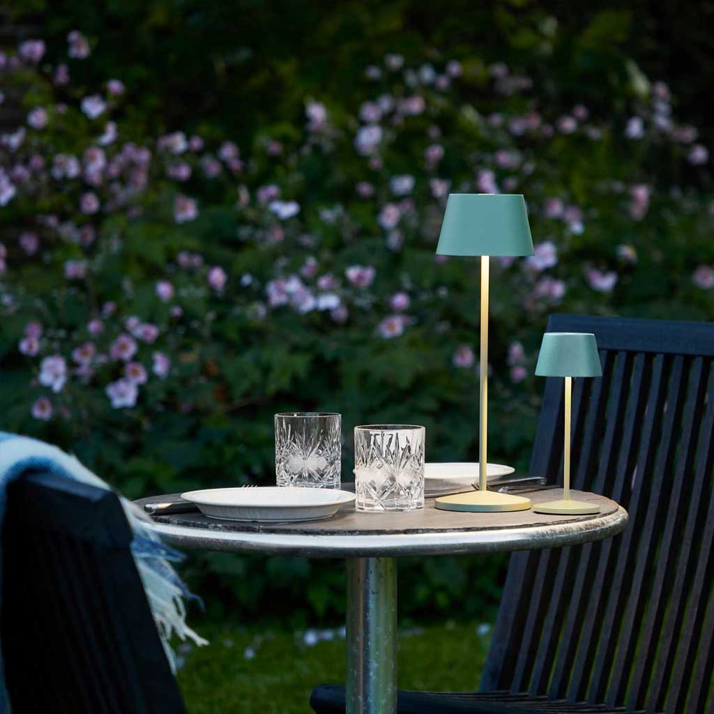 Modi Micro Bordlampe - Grøn - Loom Design