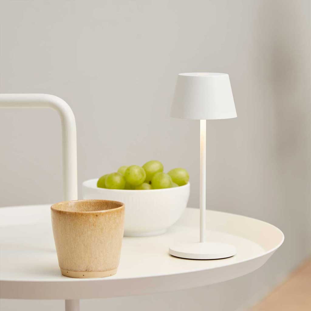 Modi Micro Bordlampe - Hvid - Loom Design