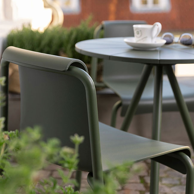Nami table havebord - Olive green - HOUE
