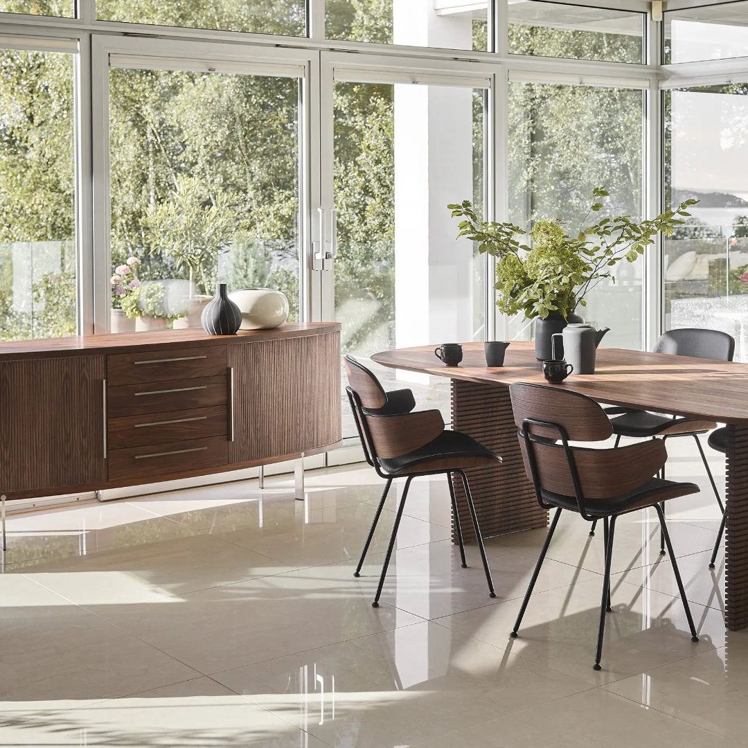 AK 1300. Oval skænk - Naver Collection