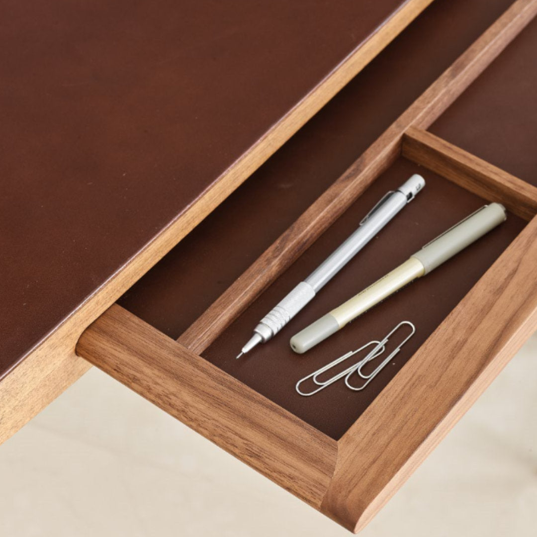 AK 1310 Ro Skrivebord - Naver Collection