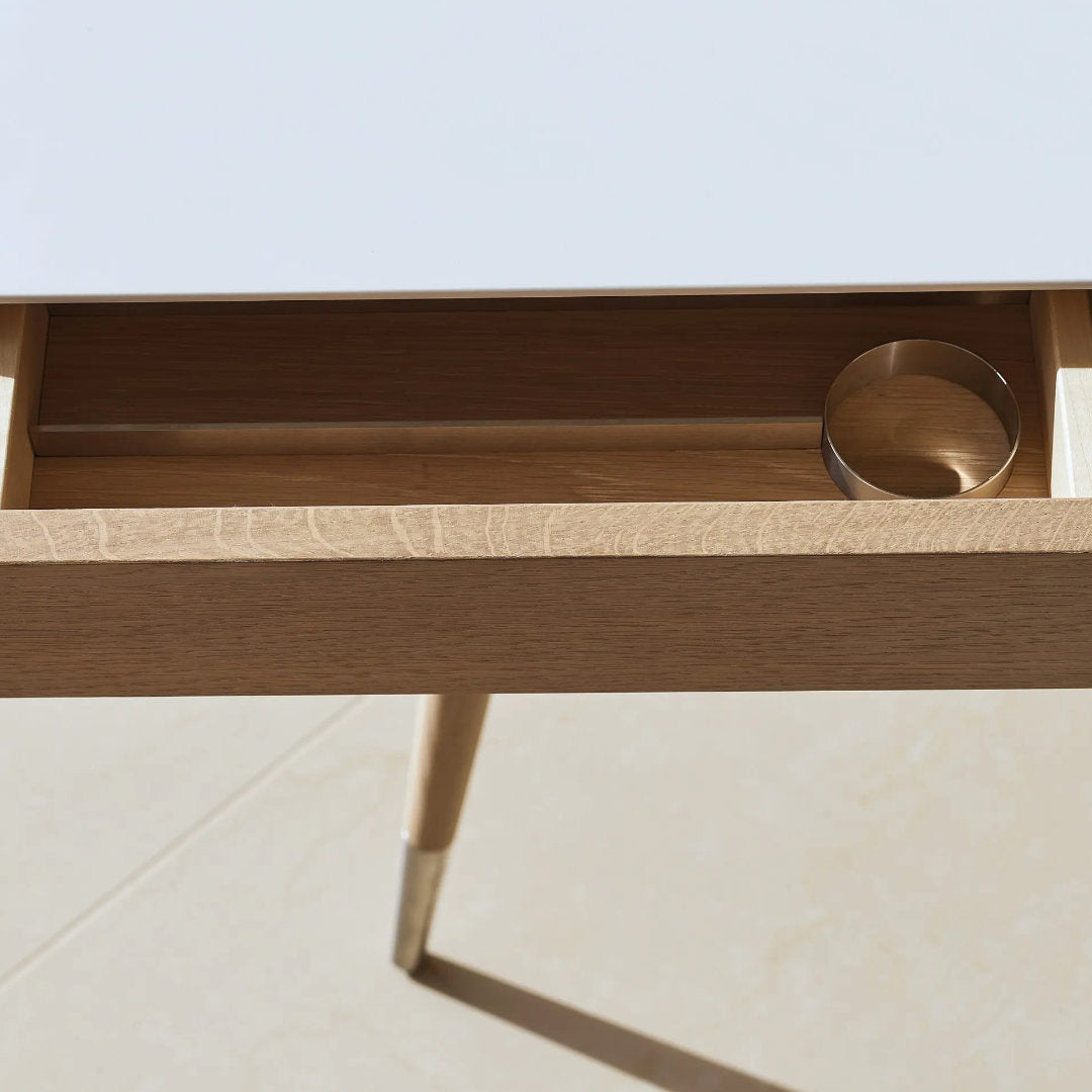 AK 1330 skrivebord - Naver Collection