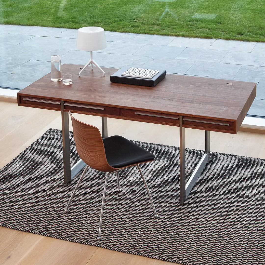 AK 1340 skrivebord - Naver Collection