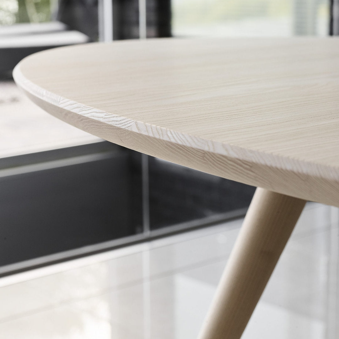 GM 3900 Edge spisebord Massiv (Oval) - Naver Collection