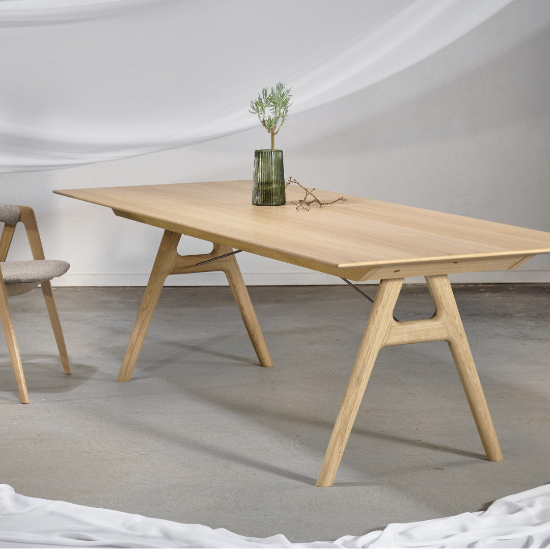 Alia Retangulær Spisebord - Massiv Træ - PBJ Designhouse