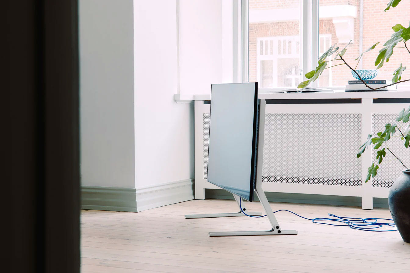 Bendy Low TV Stander - Charcoal - Pedestal