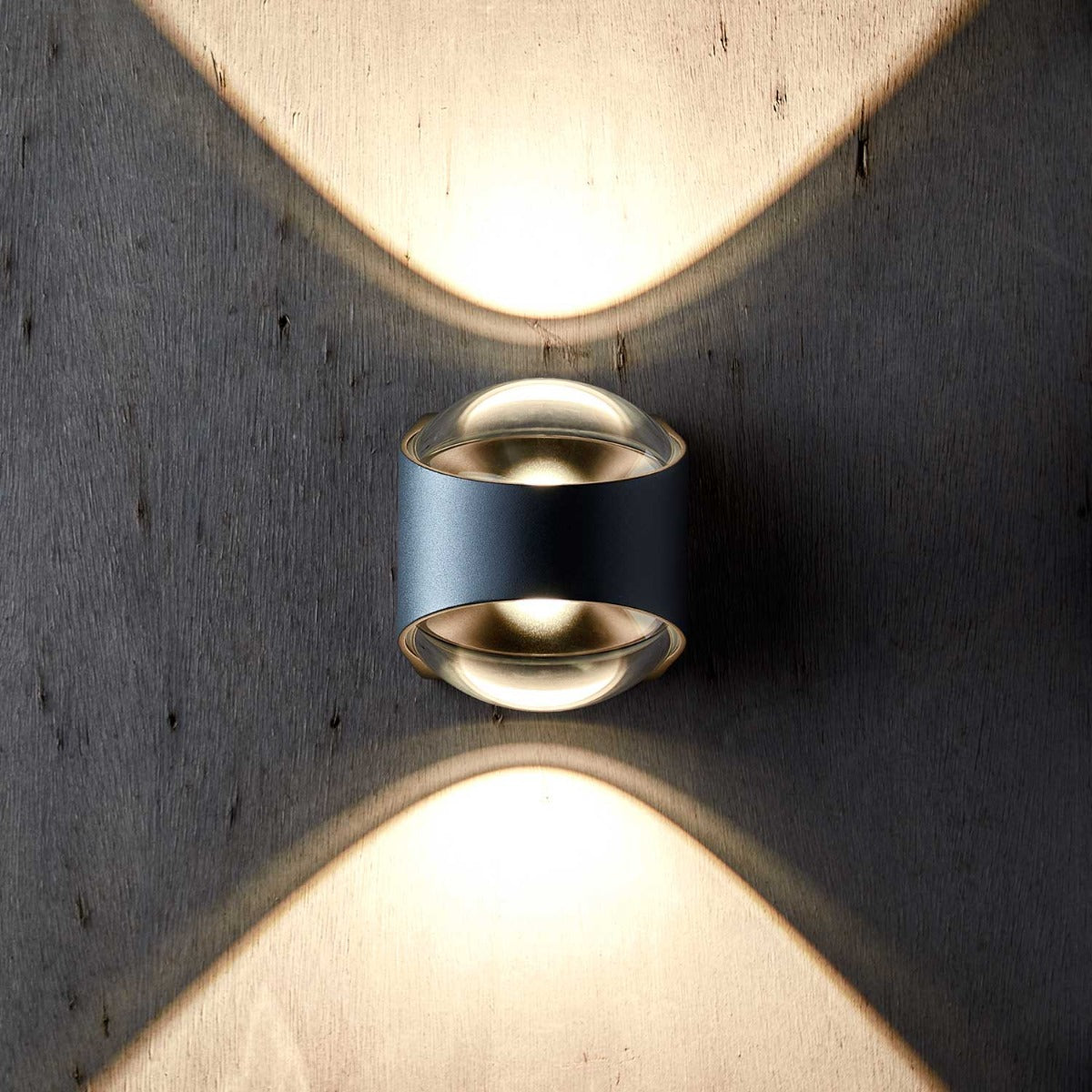 Saga IP65 Væglampe - Sort - Loom Design