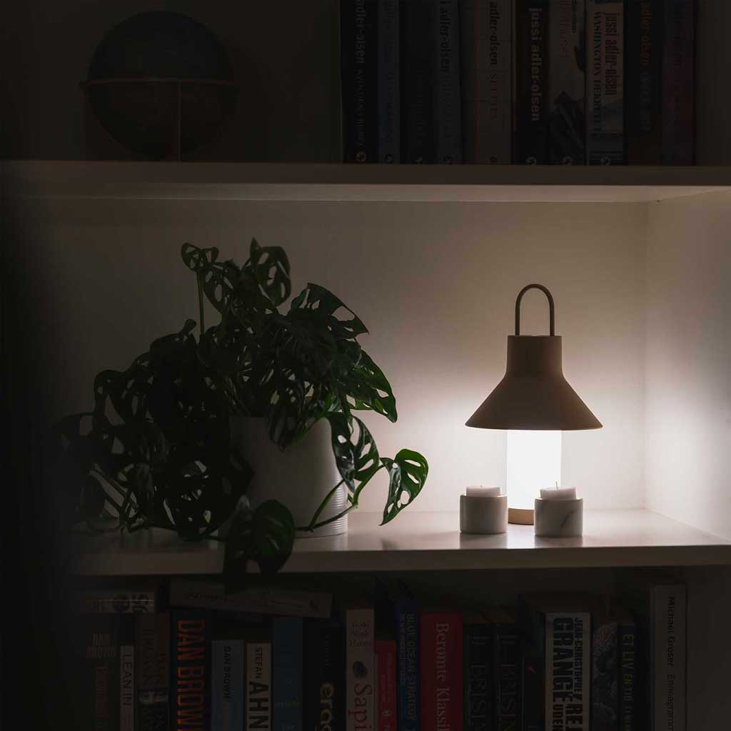 Shadow Batteri Bordlampe - Small - Gråbeige - Loom Design