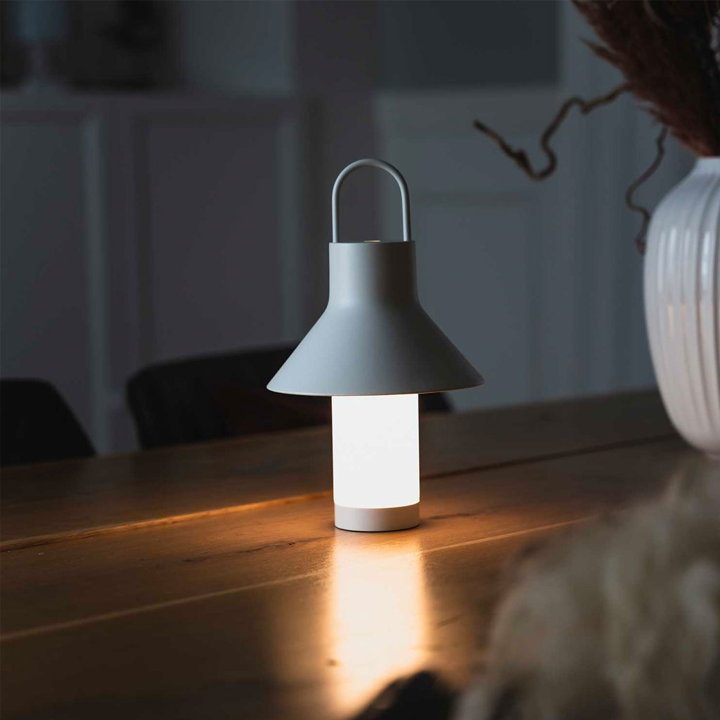 Shadow Batteri Bordlampe - Small - Hvid - Loom Design