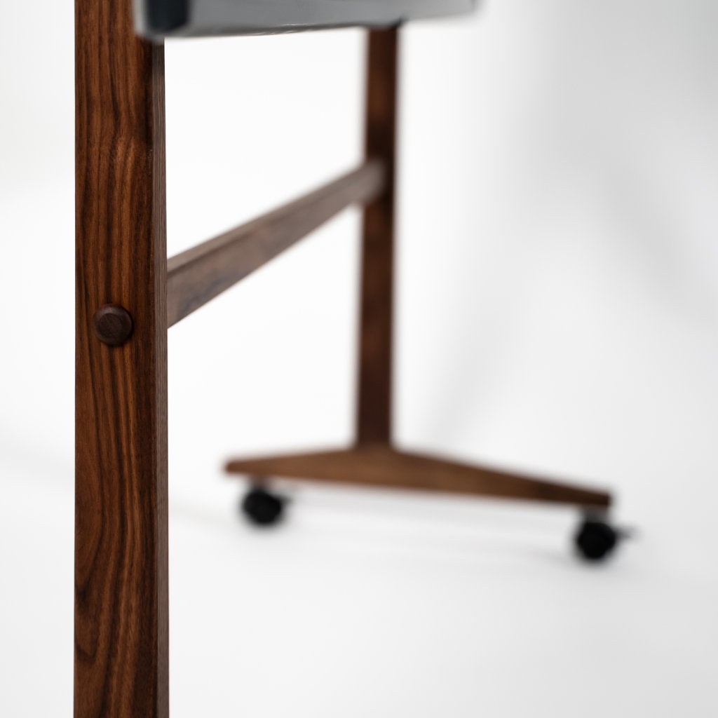 SIKA TV Stander - Valnød - Kristian Juul