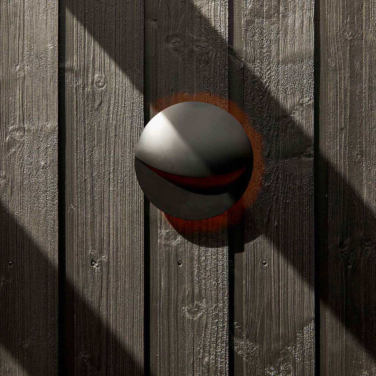 Smiley Udendørs Væglampe - Mat Sort - Loom Design